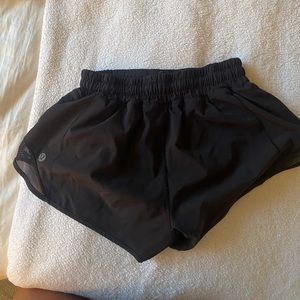 Black lululemon hottie hots